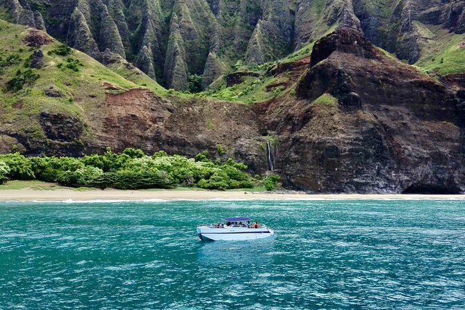 Kauai: Na Pali Coast Power Catamaran - Five things to know before you book