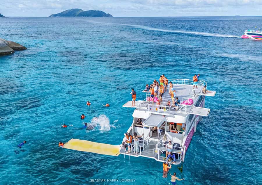 Khao Lak : Similan Islands Speed Catamaran Premium Morning - First water stop at Koh 5
