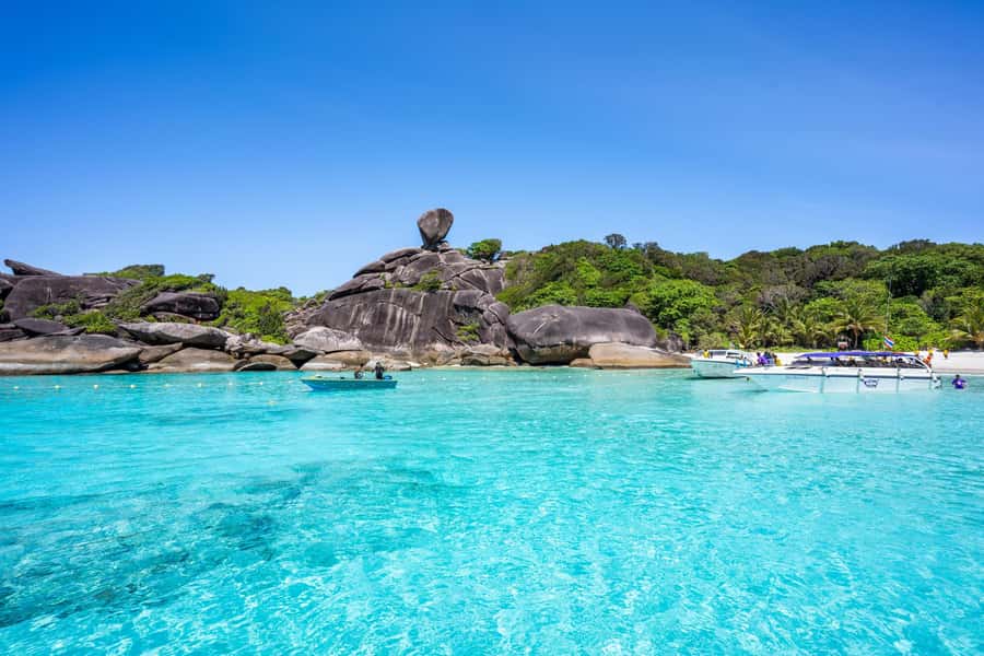 Khao Lak : Similan Islands Speed Catamaran Premium Morning - Guides, languages, and group rhythm