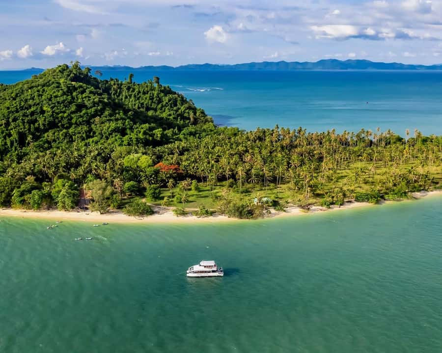Khao Lak: Swift Power Catamaran Glide to James Bond Island - The power catamaran ride