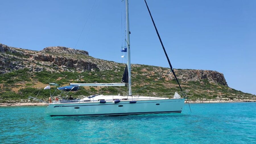 Kissamos: Catamaran Cruise to Balos & Gramvousa with Lunch - Leaving Kissamos Port on a catamaran
