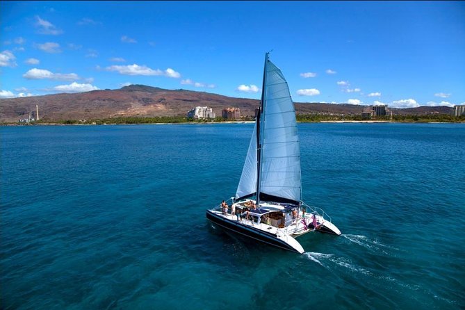Ko Olina Catamaran Sail and Snorkel with Lunch - Lunch and drinks after the water stop