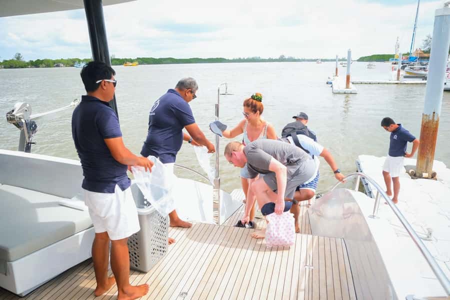 Krabi: Luxury Sunset Cruise to 4 Islands by Power Catamaran - Thale Waek gives you the classic sandbar view