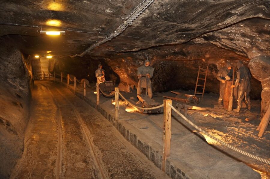 Krakow: Lazy Catamaran River Cruise and Salt Mine Group Tour - The mine’s unusual microclimate