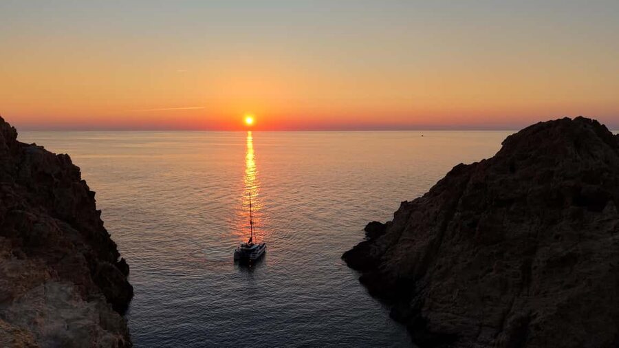 L'Île-Rousse, Corsica Catamaran Excursion: Agriates Sunset Aperitif - Starting at LÎle-Rousse marina