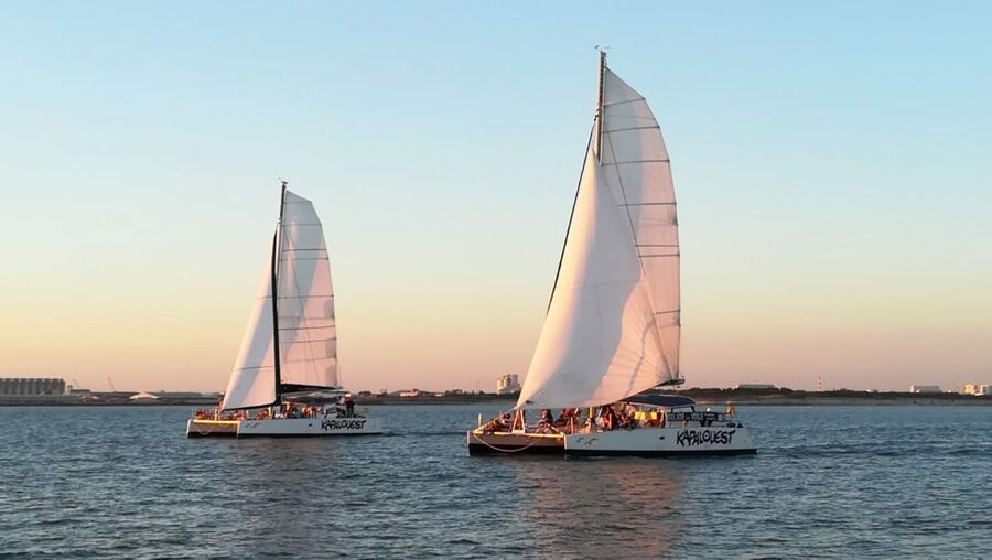 La Rochelle: Catamaran Cruise - The first views: Richelieu Tower and Les Minimes