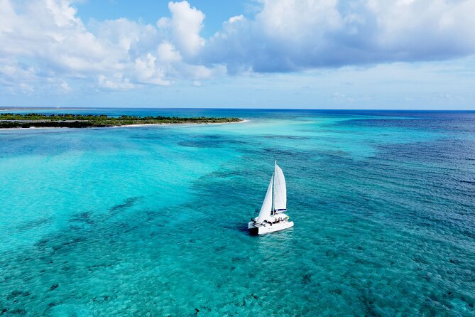 Lagoon 39ft Private Catamaran 5hr - El Cielo Full Experience - Lunch, snacks, and the top-shelf bar