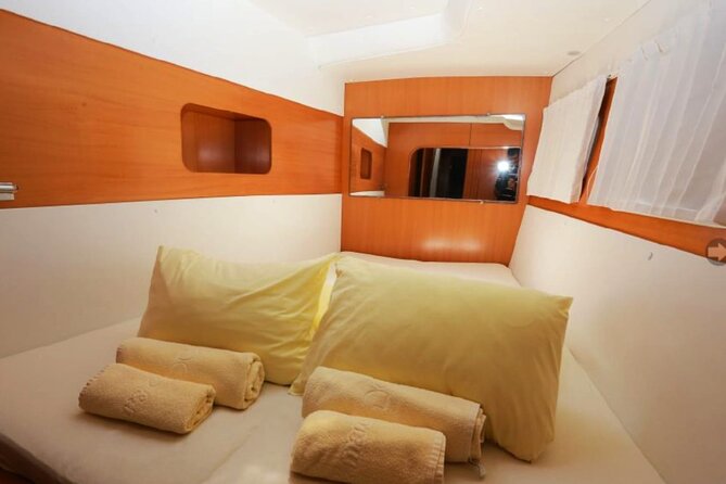 Lagoon 440 · Comfortable catamaran for Ibiza and Formentera - Sa Pedrera and the stone pools of Atlantis