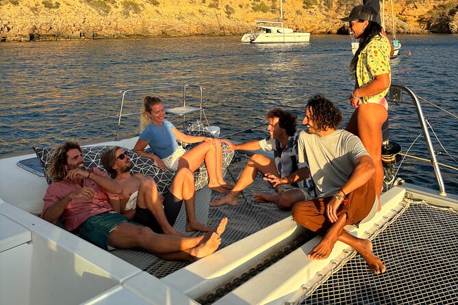 Lagoon 440 · Comfortable catamaran for Ibiza and Formentera - Cala d’Hort, lunch, and time in the water