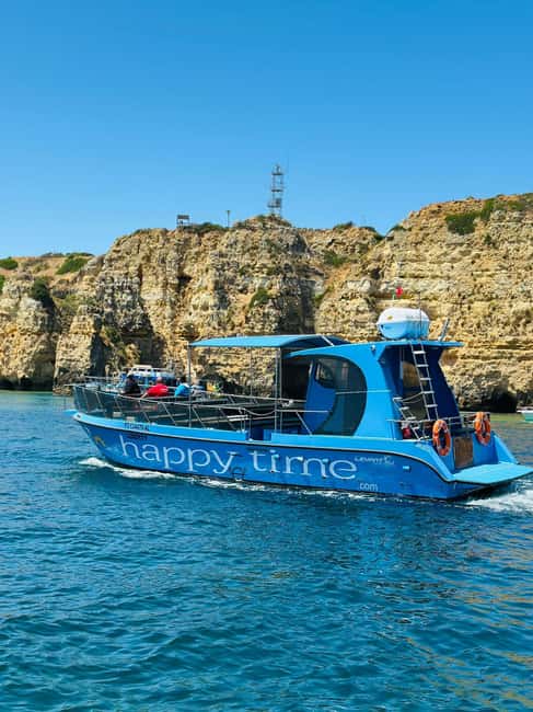 Lagos: Benagil Caves Catamaran Tour (2.5 hours) for the whole family - Entering Benagil Cave at an unhurried pace