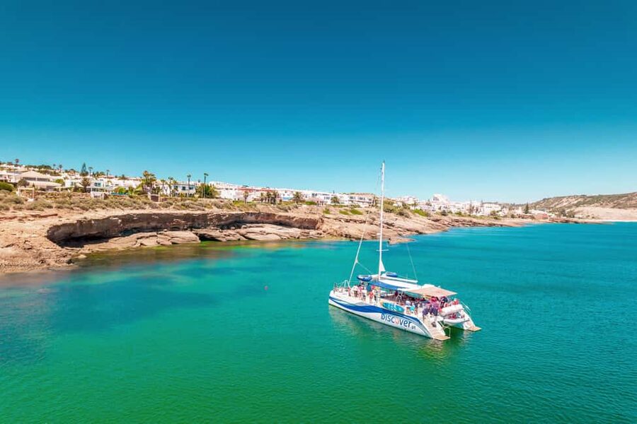 Lagos: Piedade Caves & Coastline - Catamaran - Relaxing on the return to Lagos
