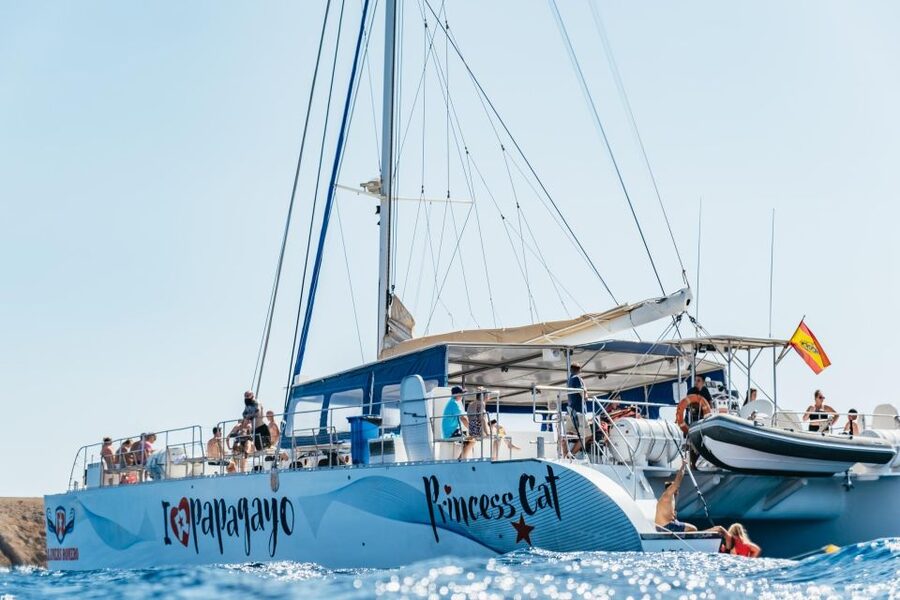 Lanzarote: Day Trip to the Papagayo Beaches by Catamaran - From Puerto del Carmen to the Papagayo coast
