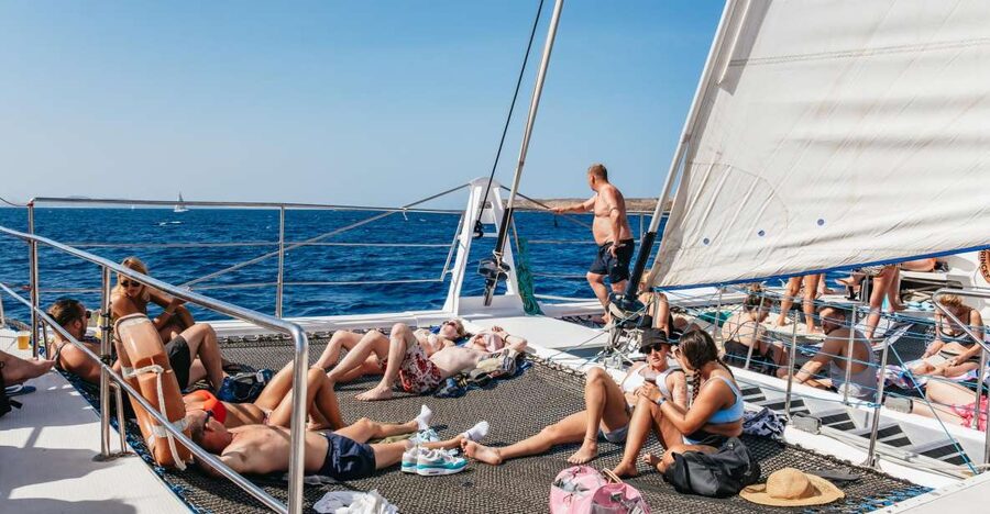 Lanzarote: Day Trip to the Papagayo Beaches by Catamaran - Lunch, sangria, and the value of the open bar