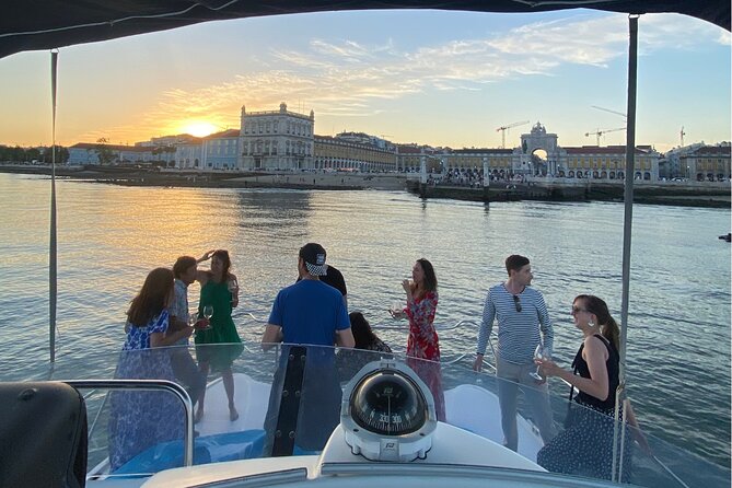 Lisbon: Catamaran Luxury Sunset and Wine Tour - Padrão dos Descobrimentos and Belém Tower