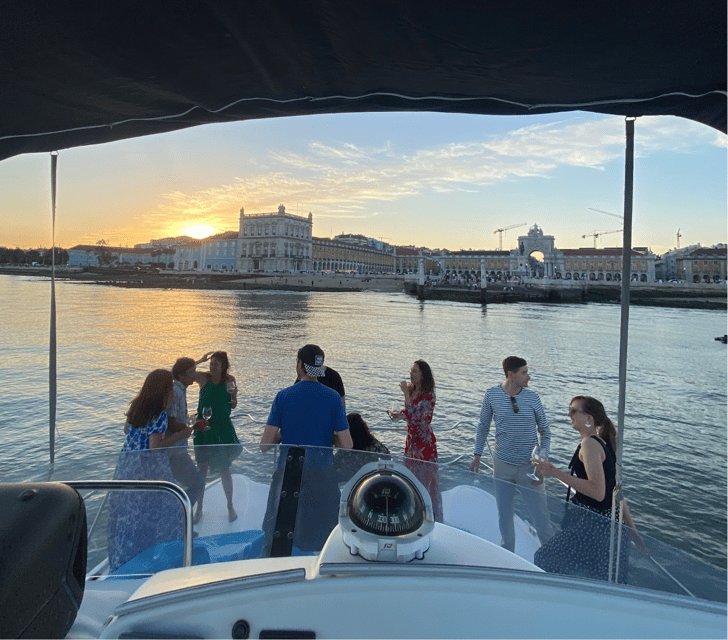 Lisbon: Private Luxury Catamaran Tour with Welcome Drink - Choosing two, three, or four hours