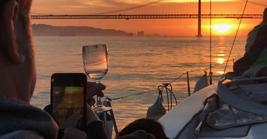 Lisbon: Sunset and Wine Luxury Catamaran Cruise - Should you book the Lisbon sunset catamaran?