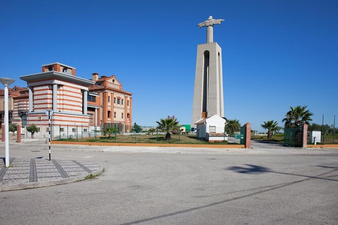 Lisbon: Sunset Cruise With Drinks on Spacious Yacht - Key things to know before you sail