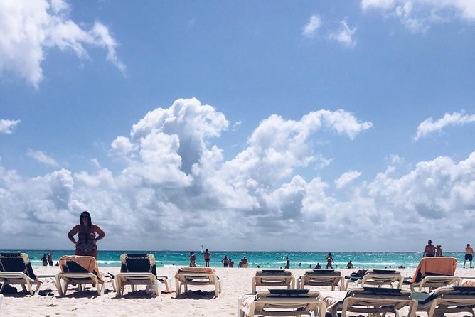 Live this unique experience. Catamaran to Isla Mujeres Tour. Open Bar included. - Why this Cancun catamaran trip works