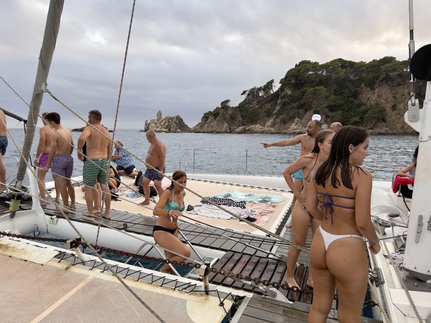 Lloret de Mar: Sunset Catamaran Cruise with DJ and Drinks - What the $41 price really includes