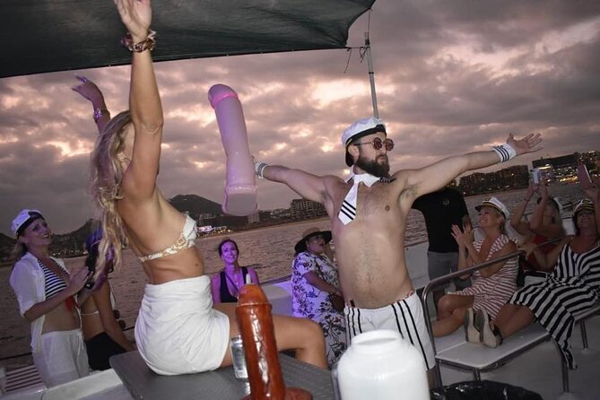 Los Cabos Catamaran: Iconic Sunset Cruise with Drinks & DJ - What kind of evening is this?