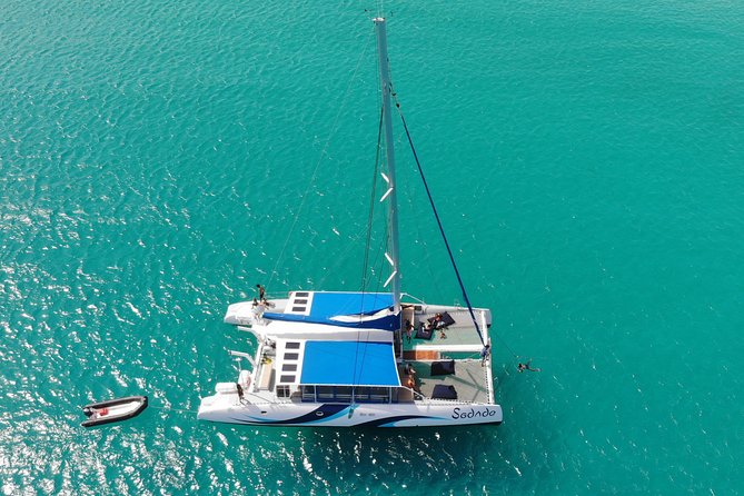 Lounge Catamaran SODADE Half-Day - Food, drinks, and the return-to-port party
