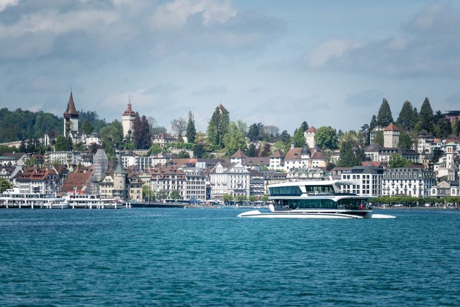Lucerne: Round-Trip Catamaran Cruise on Lake Lucerne - A clean, spacious boat with a choice of seats