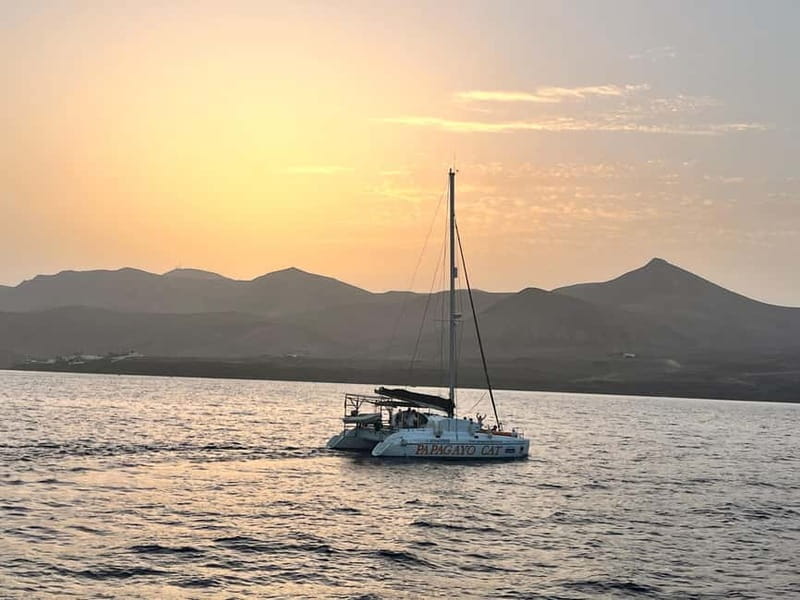Luxury 4 hour Private Catamaran to Papagayo Beaches - The one-hour coastal cruise