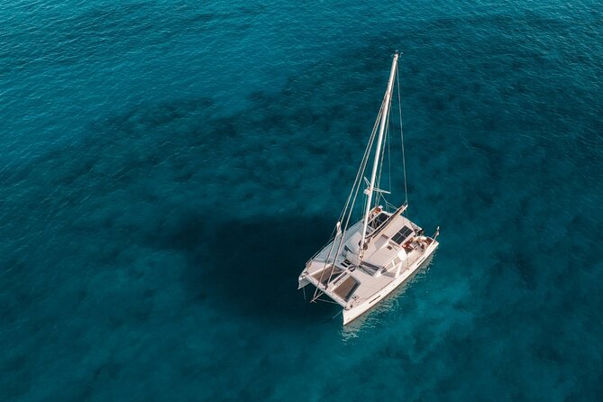 Luxury Catamaran Cruise, Dia Island –Open Bar & Lunch -Top Rated! - The open bar and what it really includes