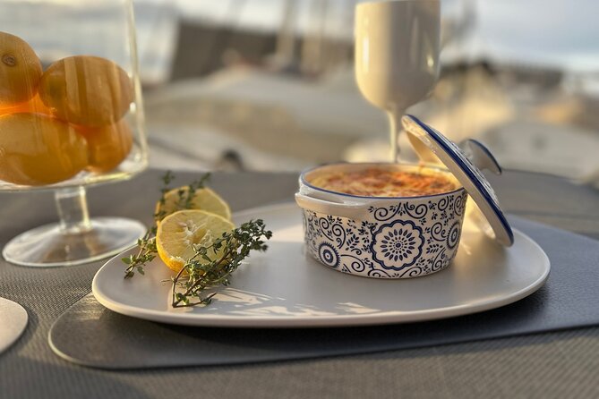 Luxury Catamaran Cruise, Dia Island –Open Bar & Lunch -Top Rated! - Crew service and the relaxed pace