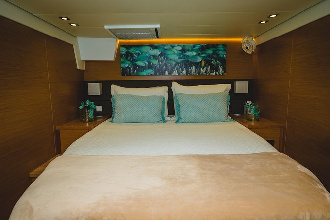 Luxury Catamaran, Snorkel and Dining Experience Barbados - The three-course lunch served at anchor