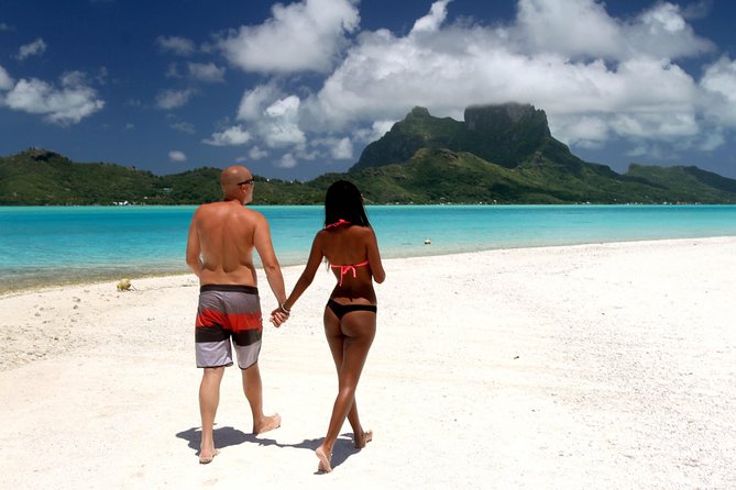 LUXURY PRIVATE Catamaran : Full-Day Sail & Polynesian Motu Lunch - Setting out at 9:00 a.m. on the lagoon