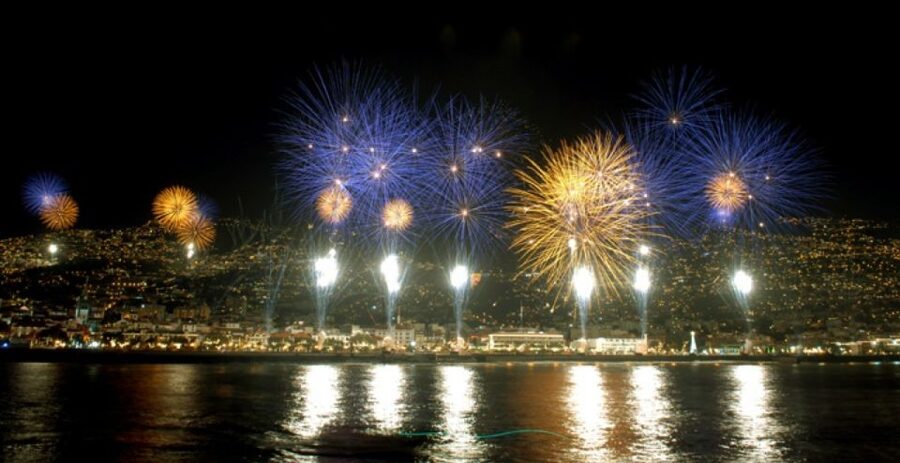Madeira: New Years Eve Fireworks Catamaran Cruise - Champagne, Madeira wine, and the midnight toast