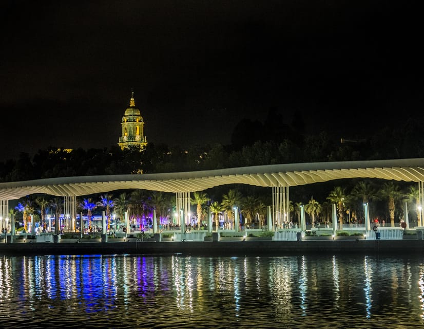 Malaga: A Sea of Stars Nighttime Stargazing Catamaran Tour - The cava, music, and bar service