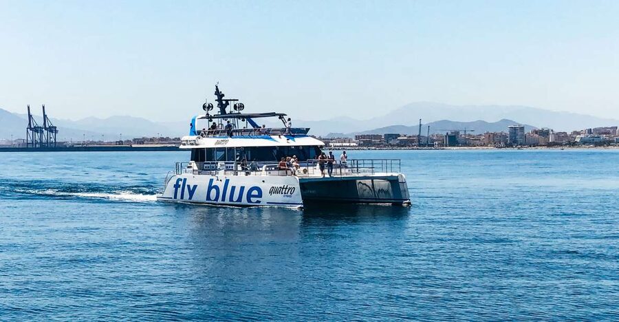 Málaga: Scenic Catamaran Cruise - From Muelle Uno to the open water