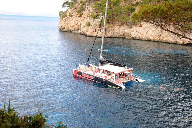 Mallorca Catamaran Tour in the Bay of Pollensa - S’Illot and the coast below La Victoria