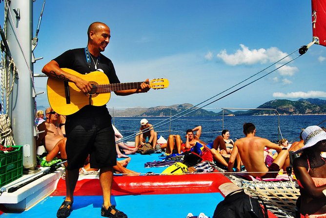 Mallorca Catamaran Tour in the Bay of Pollensa - What lunch is really like on board