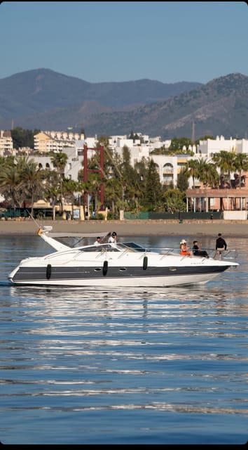 Marbella: Puerto Banús 2-hour luxury catamaran - The swimming stop, the main event for many people