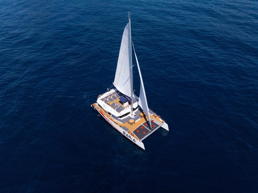 Marseille: A day on a catamaran in the Calanques - All inclusive - Brunch or lunch with a Mediterranean view