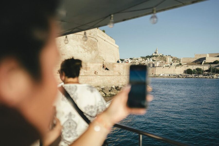 Marseille: Frioul Archipelago Catamaran Cruise with Lunch - How the six-hour timing works