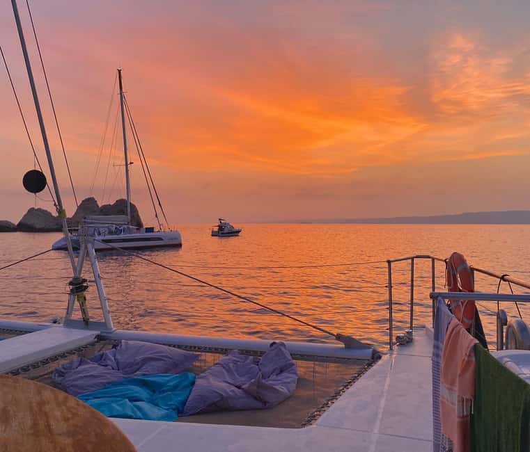 Marseille: Sunset catamaran cruise, buffet & drinks - Setting out from the Mucem