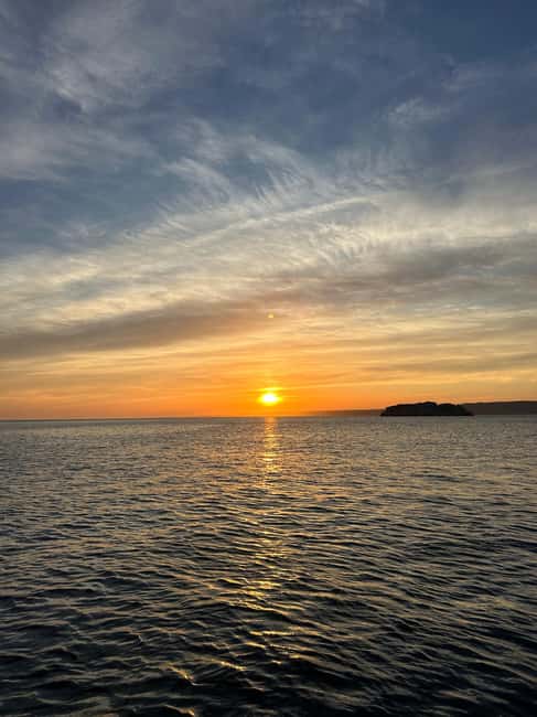 Marseille: Sunset catamaran cruise, buffet & drinks - The sunset timing needs a close look