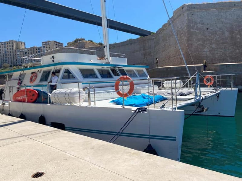Marseille: Sunset catamaran cruise, buffet & drinks - A slow route toward the Frioul Archipelago