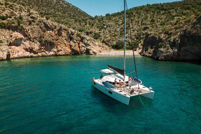 Nafplio: Catamaran Cruise with Meal and Drinks - Daskaleio cave: a striking first stop