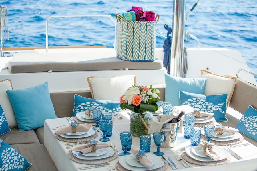 Naxos: Catamaran Cruise with Lunch & Drinks - What the swimming stops offer