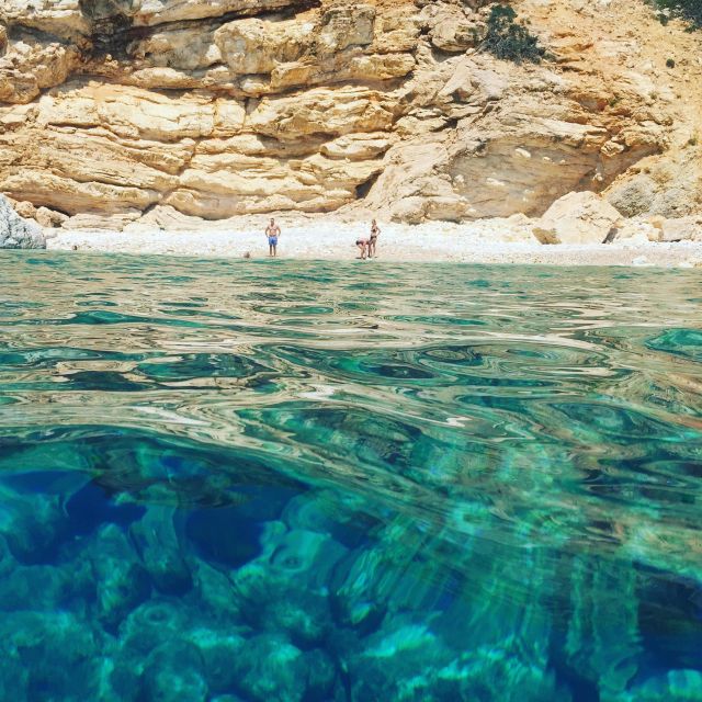 Naxos: Catamaran Cruise with Lunch & Drinks - Greek lunch on the Aegean