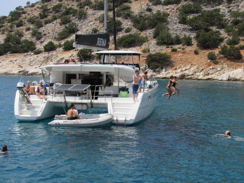 Naxos: Luxury Catamaran Day Trip with Lunch and Drinks - Should You Book the Naxos Catamaran Day Trip?