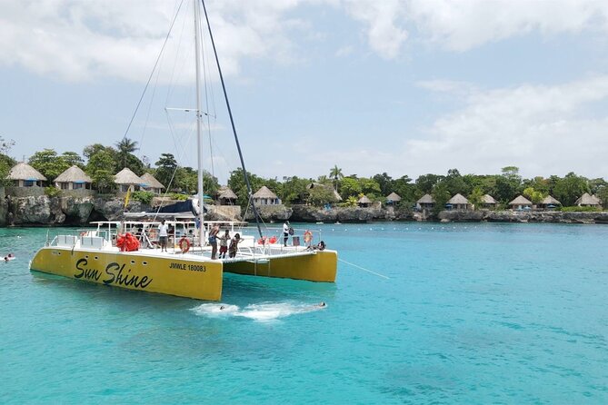 Negril PRIVATE CHARTER Catamaran (rate for 21 persons) - A four-hour catamaran day off Negril