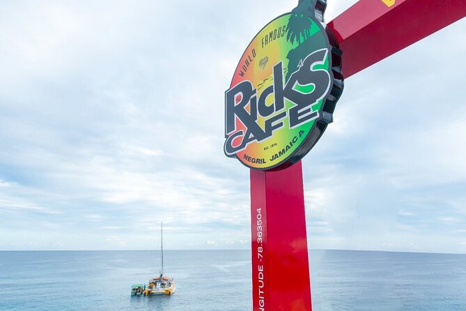 Negril PRIVATE CHARTER Catamaran (rate for 21 persons) - Service that helps large groups run smoothly