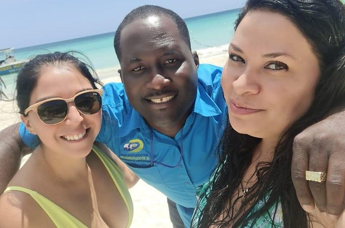 Negril Seven Mile beach, Catamaran Cruise ,Parasailing,with Sunset at Ricks Cafe - Who will enjoy this outing most