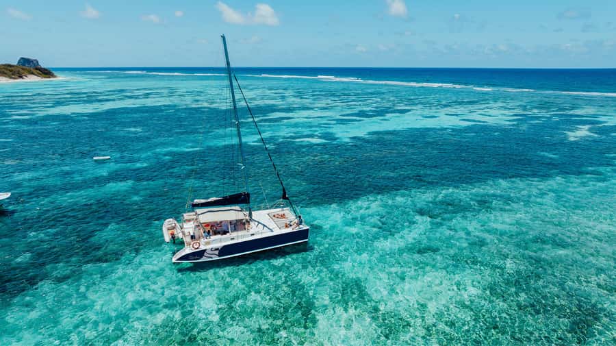 North of Mauritius: Catamaran Cruise w/ BBQ Lunch - The morning sail past Coin de Mire